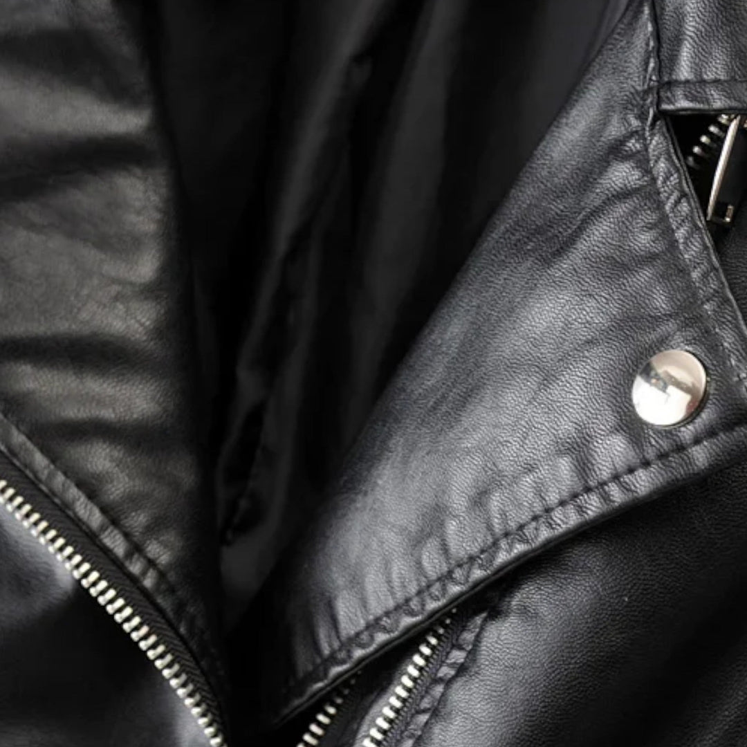 Océane | Chaqueta motera clásica de cuero con corte estructurado y textura suave
