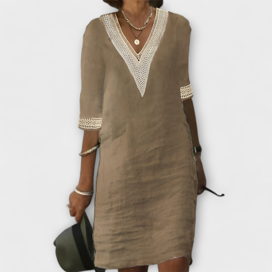 Emelia | Robe à col en V d'inspiration bohème