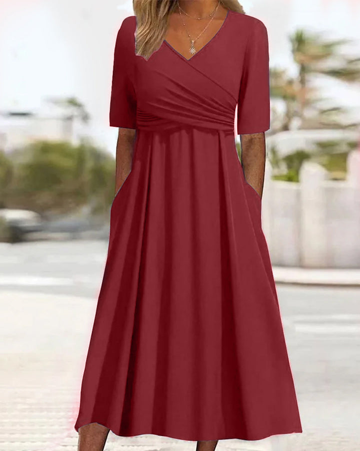 Cherry | Robe croisée à manches courtes