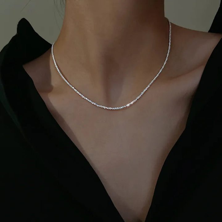 Collier d’élégance pour la clavicule