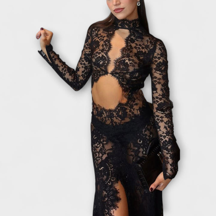 Azalea - Robe maxi élégante de minuit à manches longues transparentes avec découpes et tissu stretch