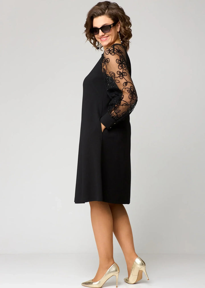 Edyth™ Robe élégante en dentelle
