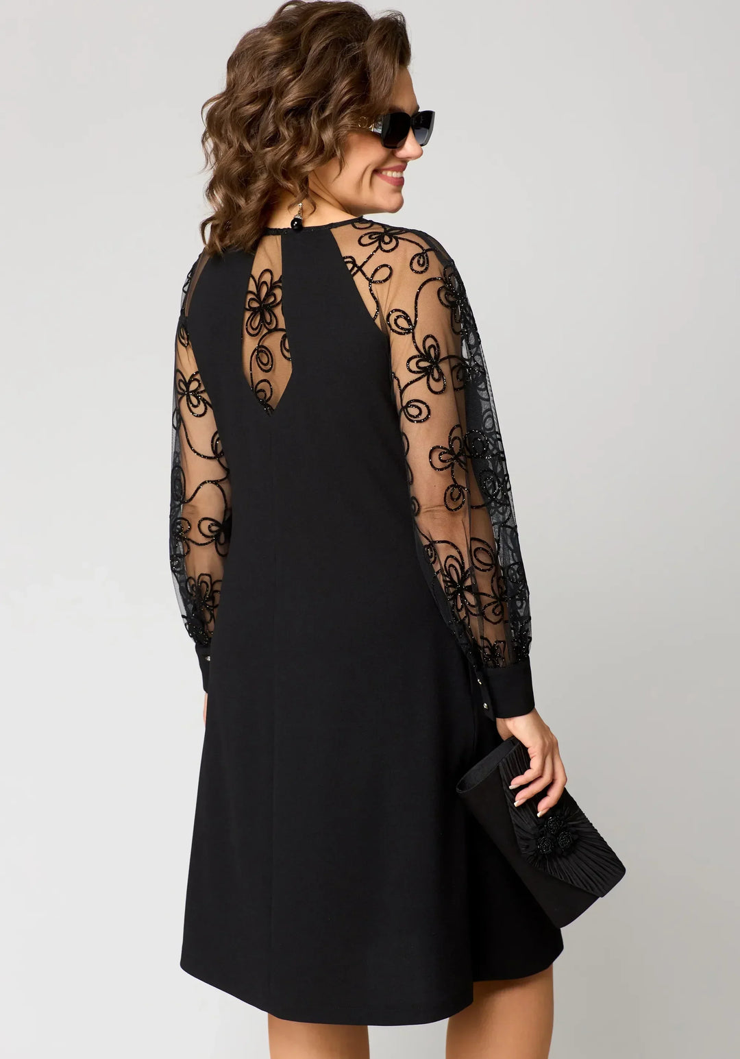 Edyth™ Robe élégante en dentelle