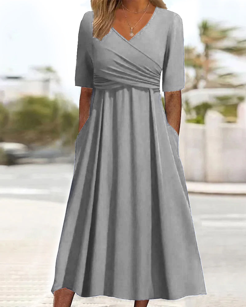 Cherry | Robe croisée à manches courtes