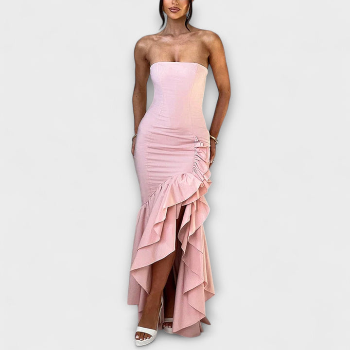 Zuri - Robe maxi ajustée à épaules dénudées avec ourlet asymétrique
