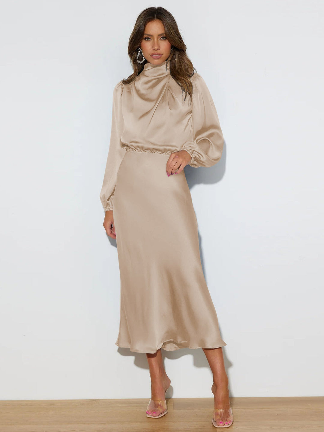Isabella | Robe midi en satin sophistiquée