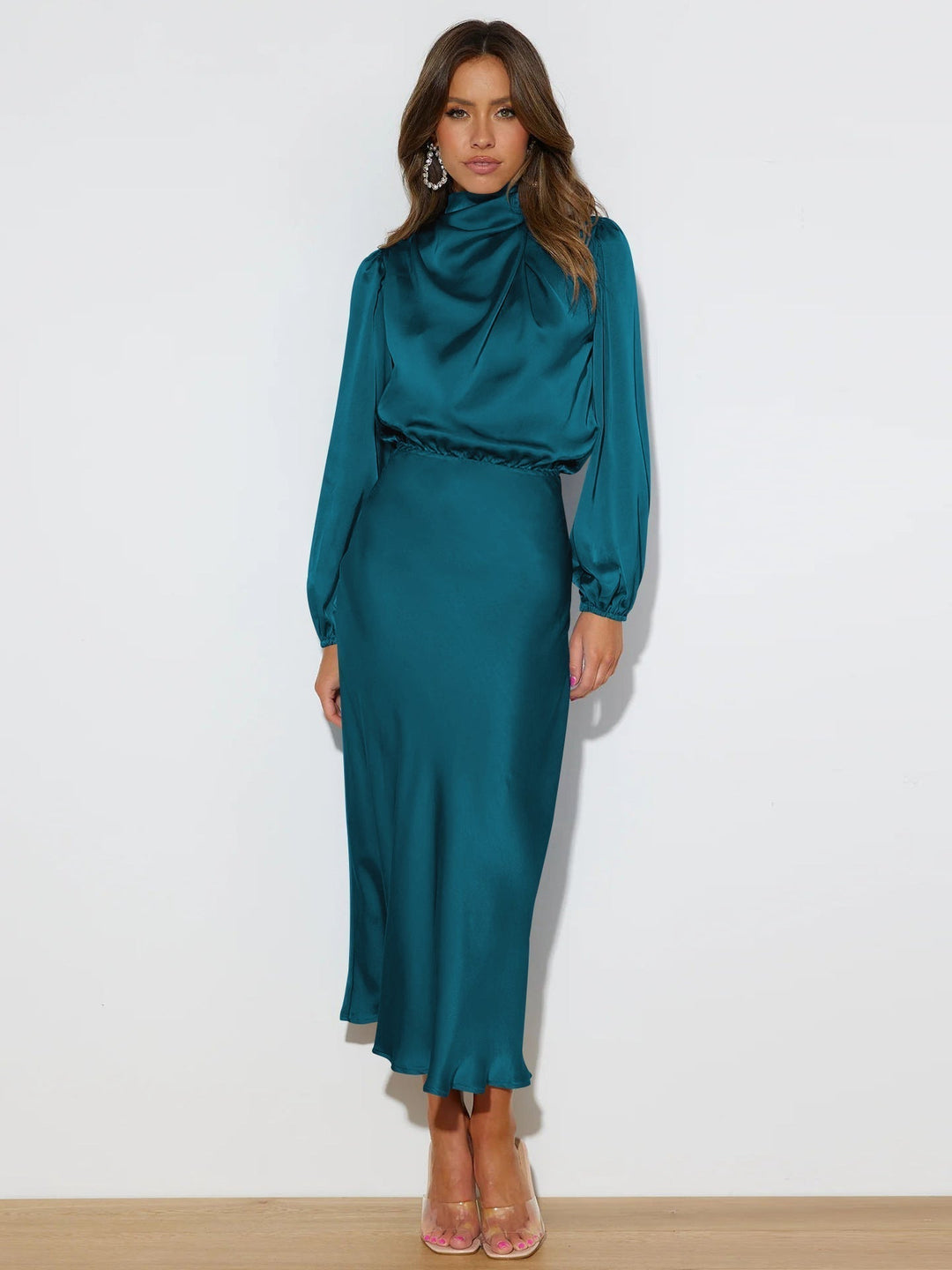 Isabella | Robe midi en satin sophistiquée