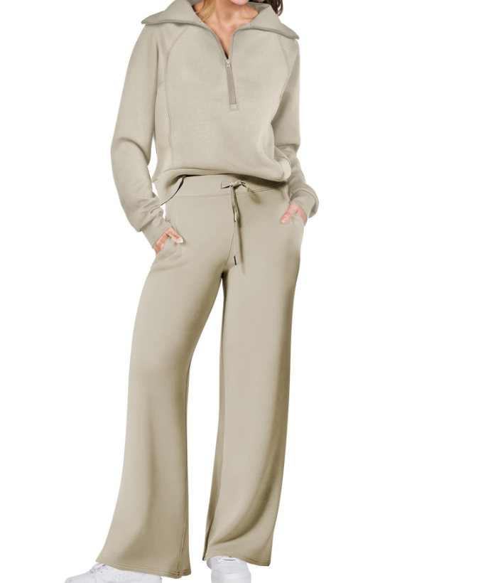 Tatiana | Relaxed Two-Piece Jogging Set with Half-Zip Collar and Wide-Leg Pants