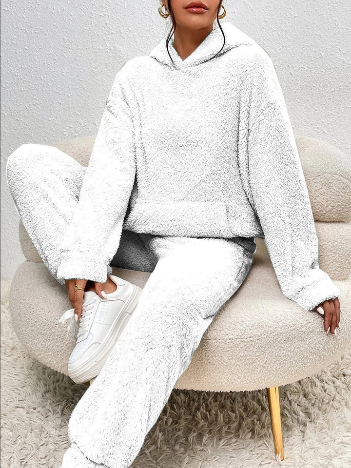 Maisie | Ensemble douillet pour femme composé d’un sweat à capuche en polaire et d’un pantalon de jogging à chevilles resserrées