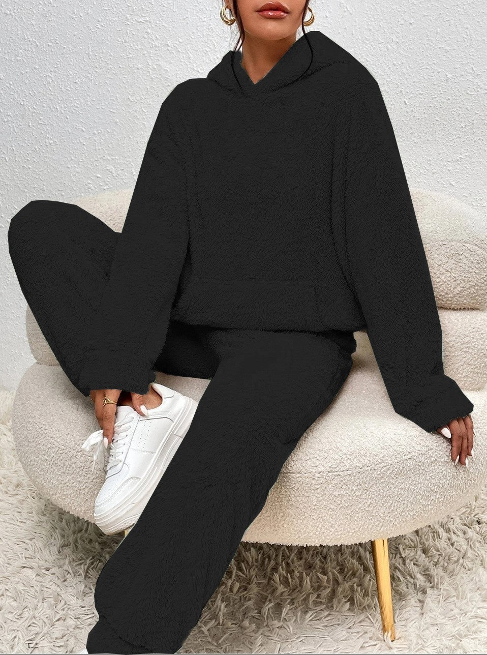 Maisie | Ensemble douillet pour femme composé d’un sweat à capuche en polaire et d’un pantalon de jogging à chevilles resserrées