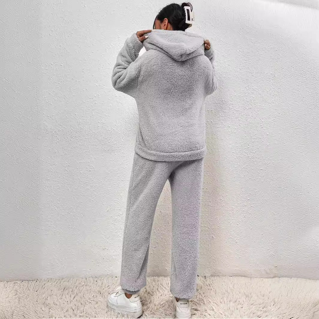 Maisie | Ensemble douillet pour femme composé d’un sweat à capuche en polaire et d’un pantalon de jogging à chevilles resserrées