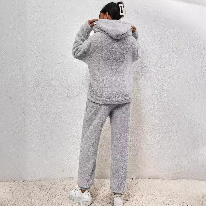 Maisie | Ensemble douillet pour femme composé d’un sweat à capuche en polaire et d’un pantalon de jogging à chevilles resserrées