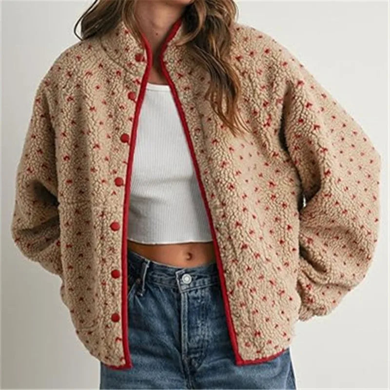 Kalinda | Veste sherpa oversize courte à fermeture zippée sur le devant et détails boutonnés