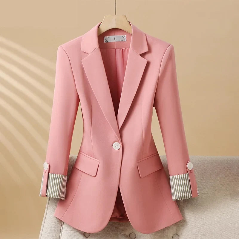 Blazer à un bouton, col cranté, poignets rayés  
