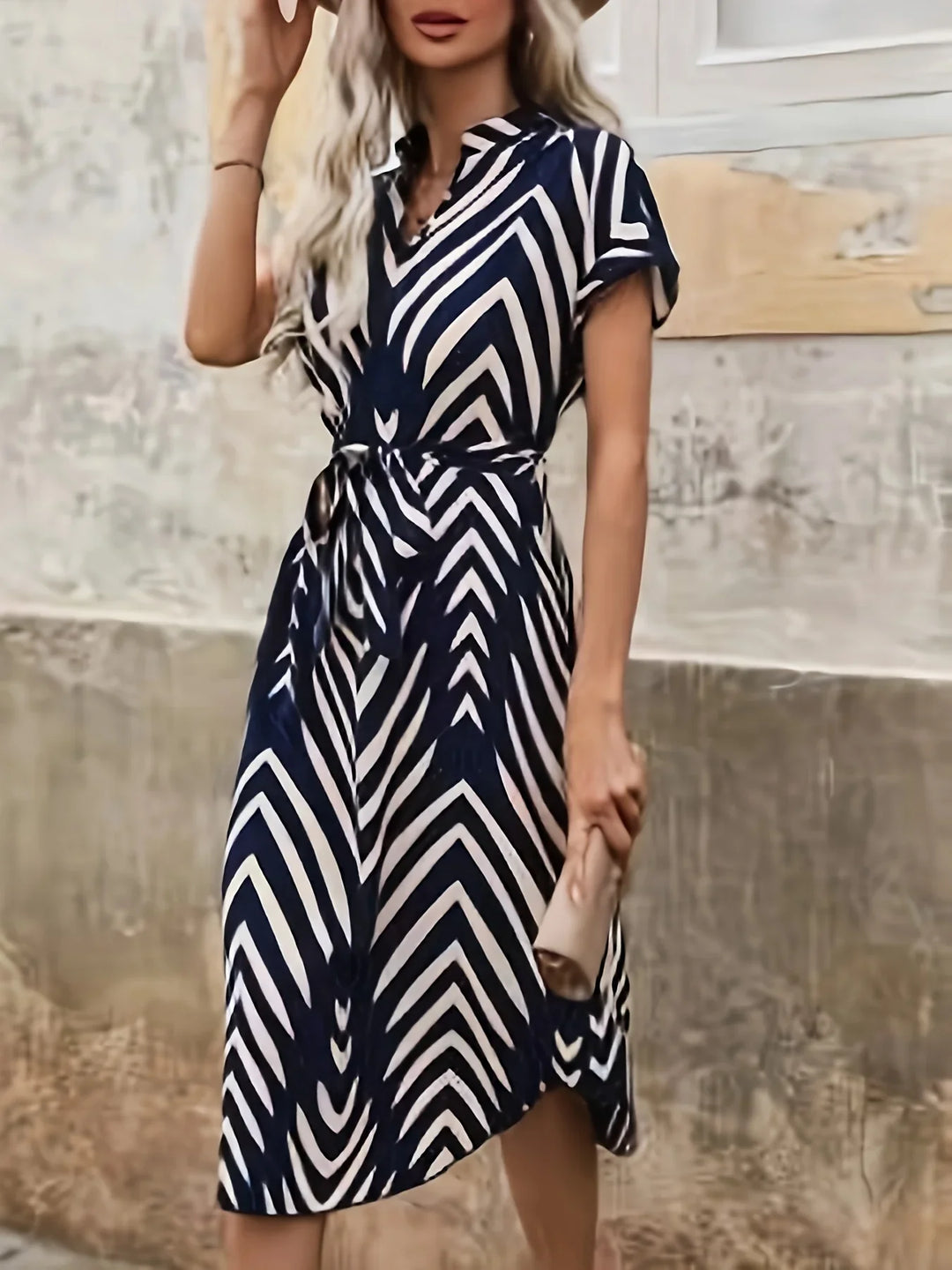 Elly | Robe à imprimé géométrique avec ceinture nouée