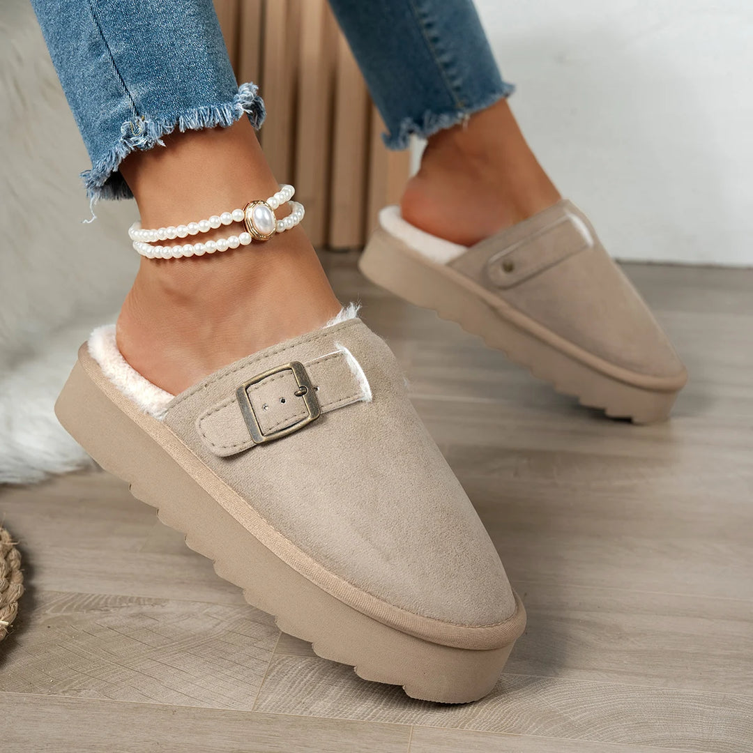 Clarisse | Cozy Plush-Lined Slippers with Buckle Detail and Noise-Reducing Sole