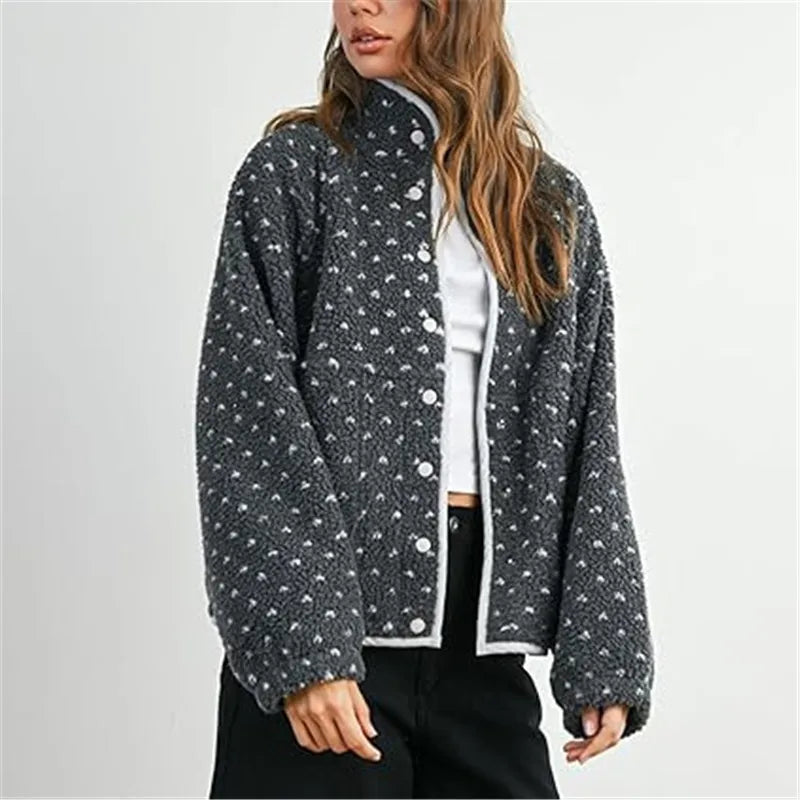 Kalinda | Veste sherpa oversize courte à fermeture zippée sur le devant et détails boutonnés