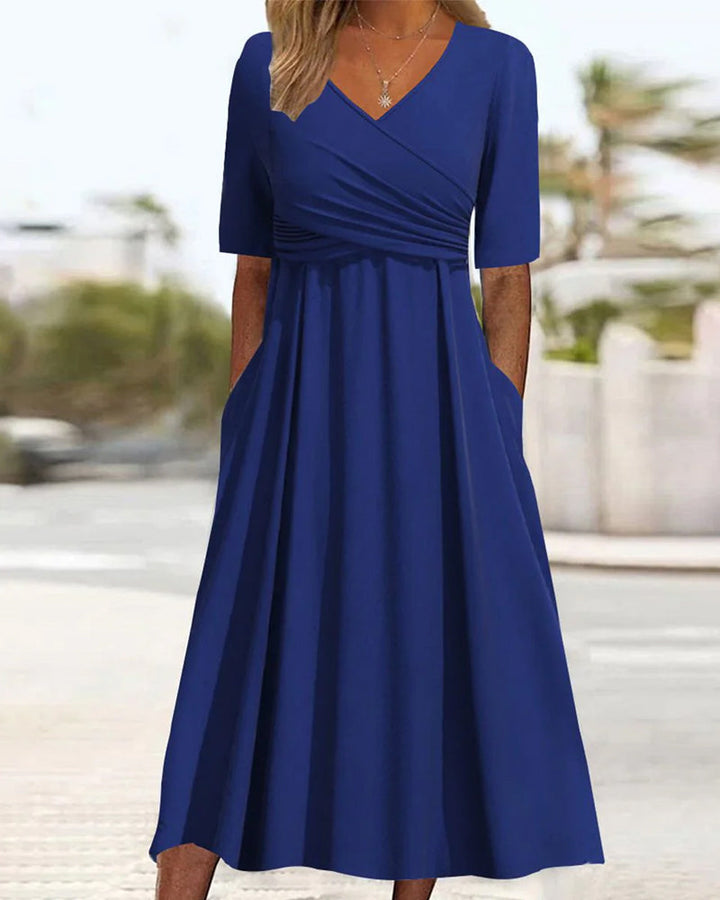 Cherry | Robe croisée à manches courtes