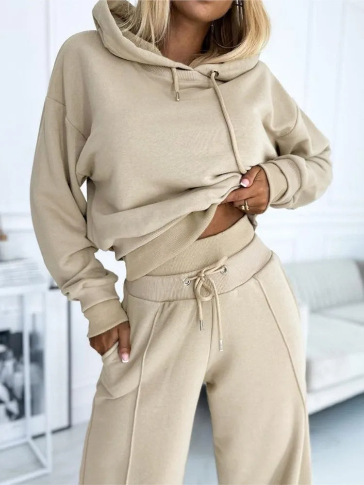 Loralee | Relaxed Women's Two Piece Lounge Set with Elastic Waist Pants