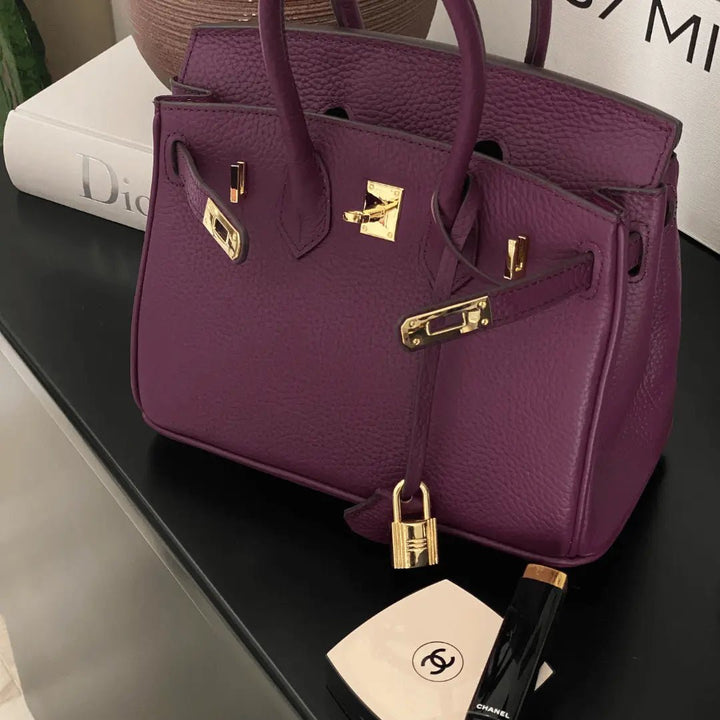 Victoria | Classic Leather Handbag with Multiple Pockets and Secure Closure
