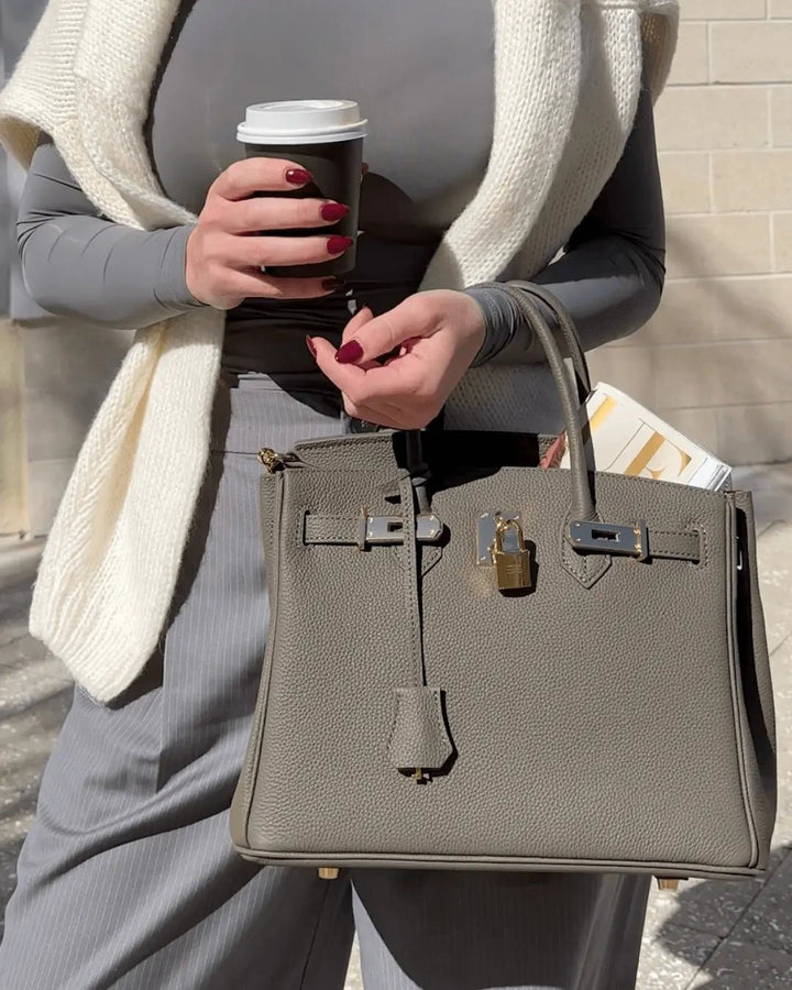 Victoria | Classic Leather Handbag with Multiple Pockets and Secure Closure