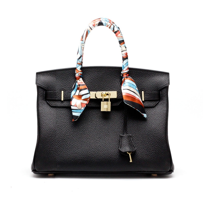 Victoria | Classic Leather Handbag with Multiple Pockets and Secure Closure