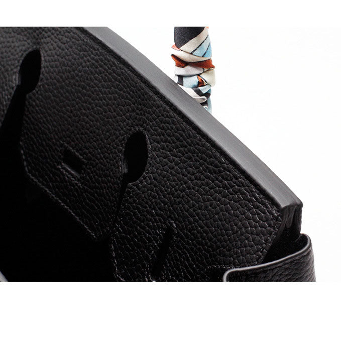 Victoria | Classic Leather Handbag with Multiple Pockets and Secure Closure