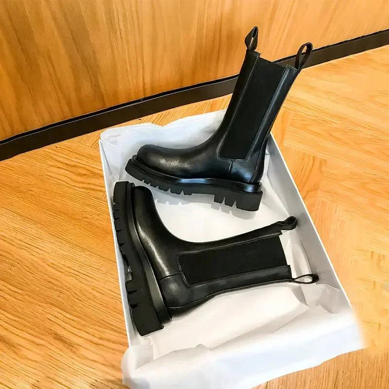 Cassidy | Bottines Chelsea intemporelles mi-mollet à semelle crantée épaisse