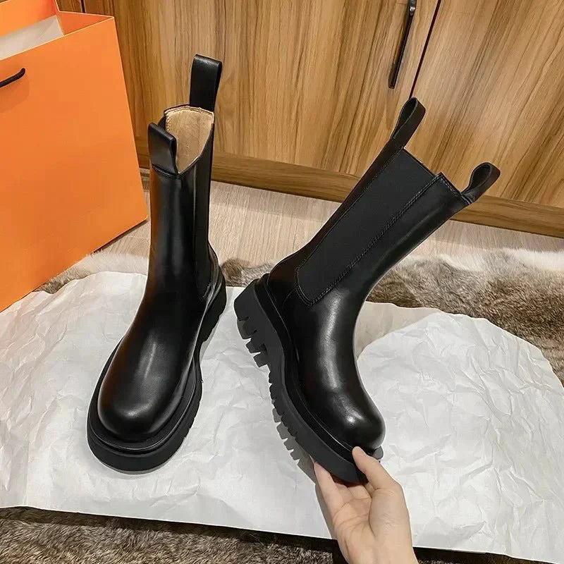 Cassidy | Bottines Chelsea intemporelles mi-mollet à semelle crantée épaisse