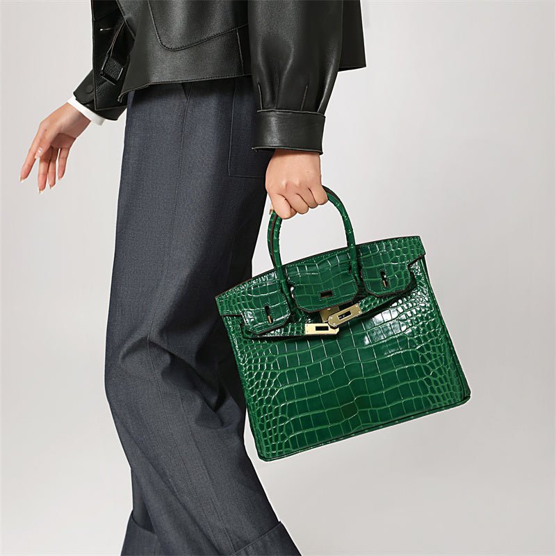 Victoria | Classic Leather Handbag with Multiple Pockets and Secure Closure