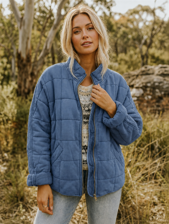 Ingrid | Veste matelassée structurée à col montant et fermeture zippée sur le devant